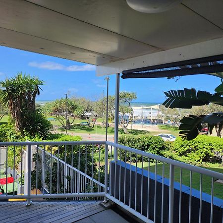 Capeview Apartments - Right On Kings Beach Caloundra Buitenkant foto