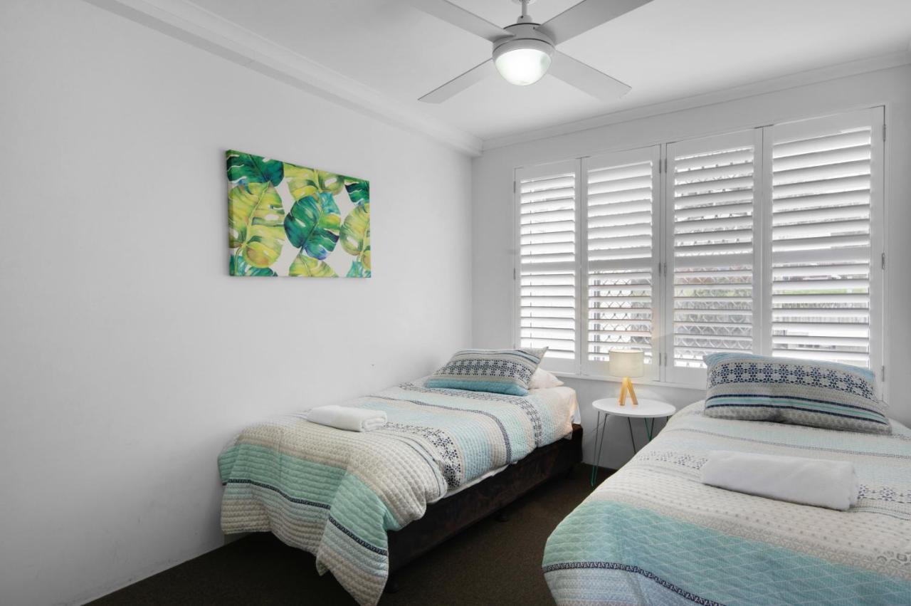 Capeview Apartments - Right On Kings Beach Caloundra Buitenkant foto