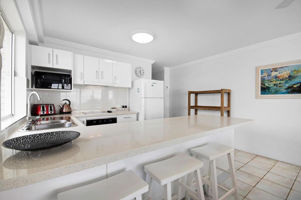 Capeview Apartments - Right On Kings Beach Caloundra Buitenkant foto