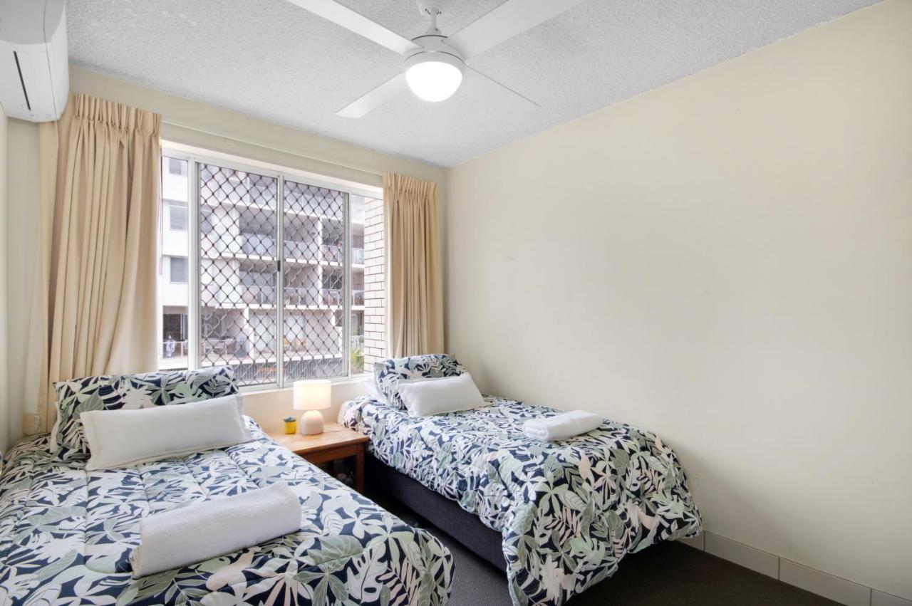 Capeview Apartments - Right On Kings Beach Caloundra Buitenkant foto