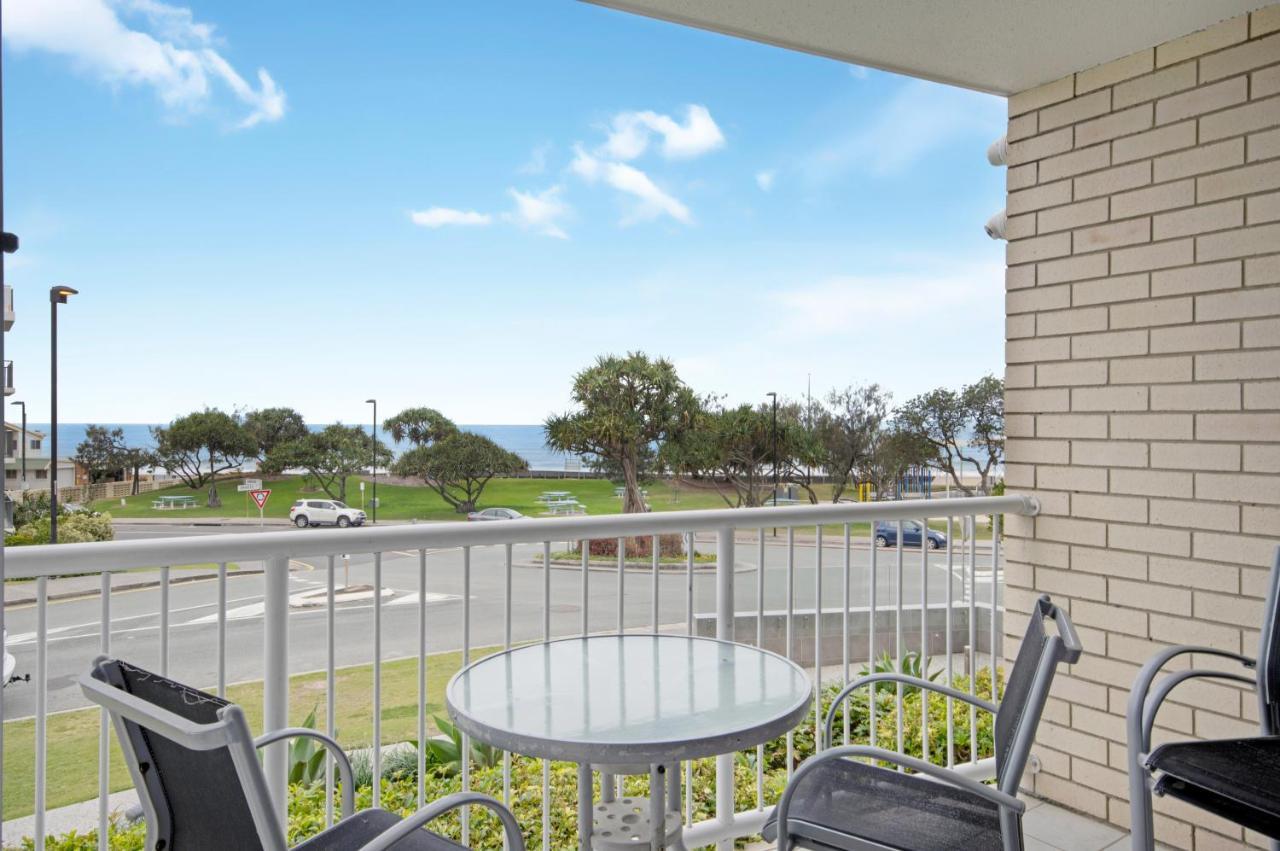 Capeview Apartments - Right On Kings Beach Caloundra Buitenkant foto