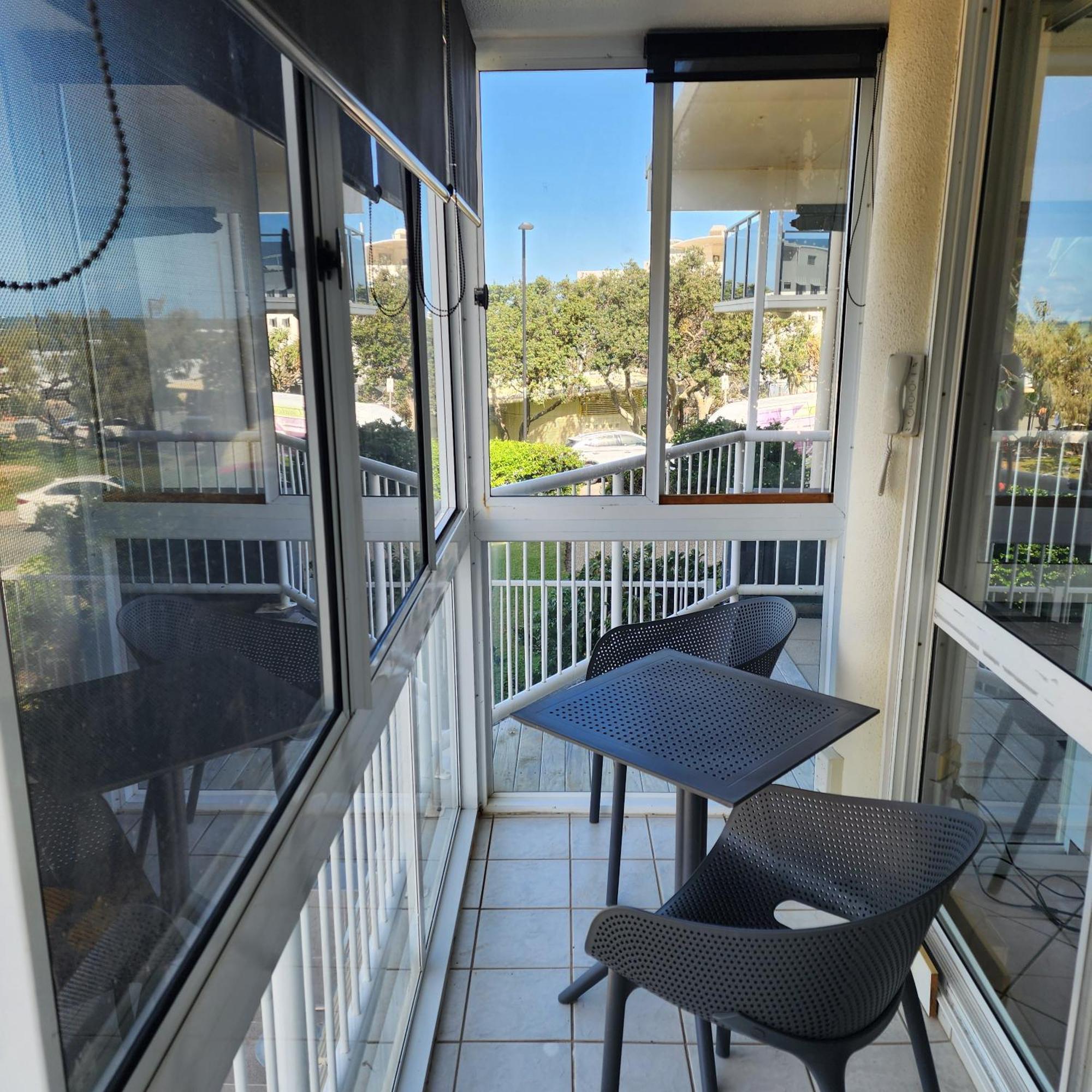 Capeview Apartments - Right On Kings Beach Caloundra Buitenkant foto