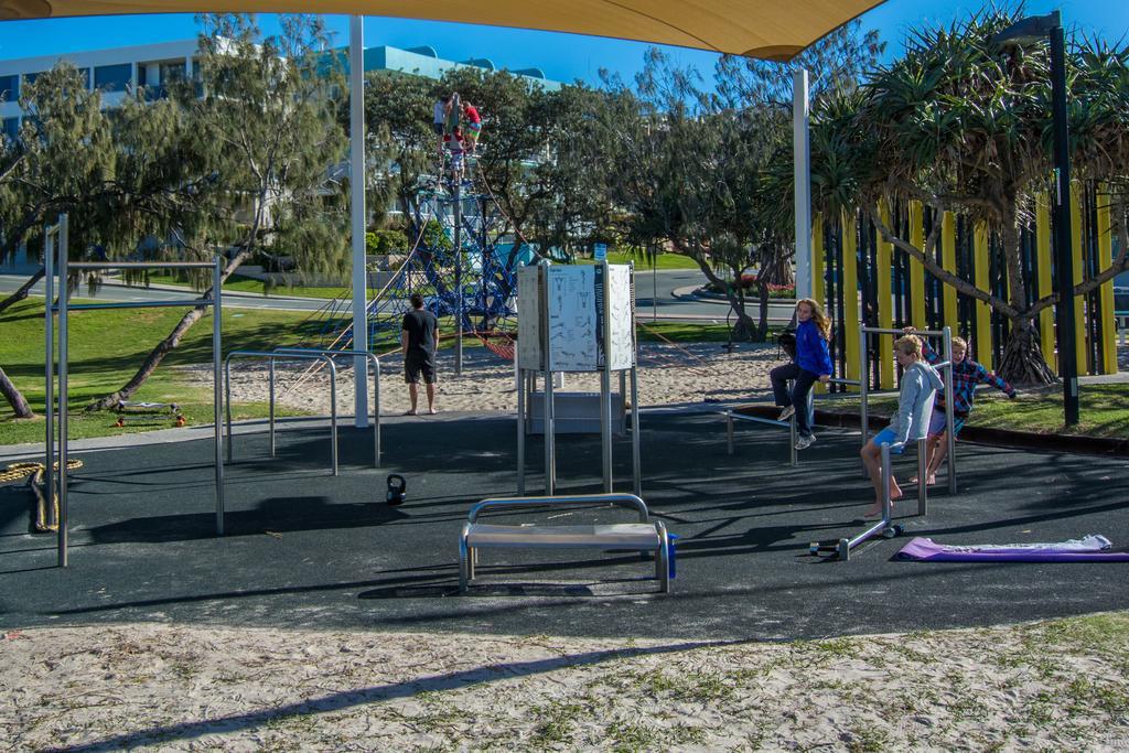 Capeview Apartments - Right On Kings Beach Caloundra Buitenkant foto