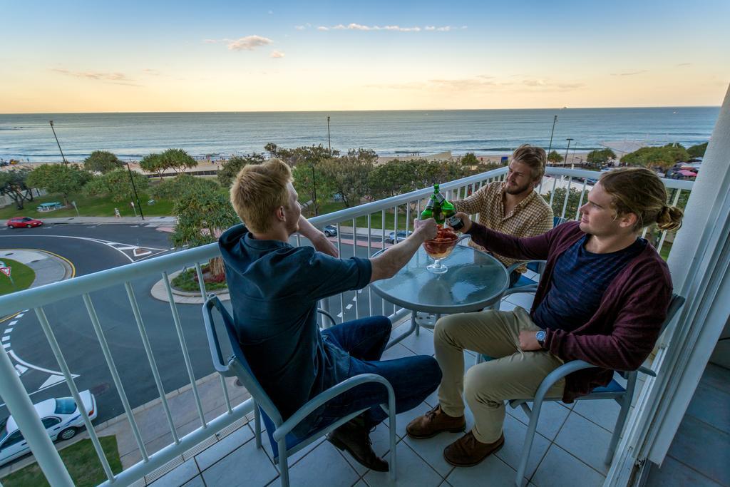 Capeview Apartments - Right On Kings Beach Caloundra Buitenkant foto